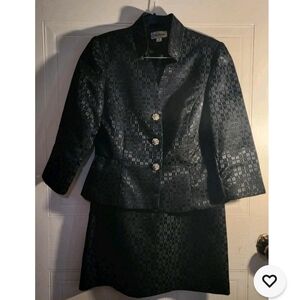 Nicolette Women's Black 100% Polyester  2-Piece Skirt Suit Size 8